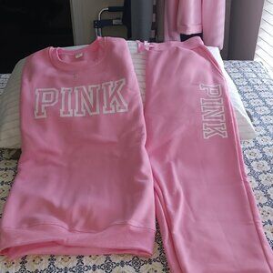 Sweatshirt and matching sweat pants